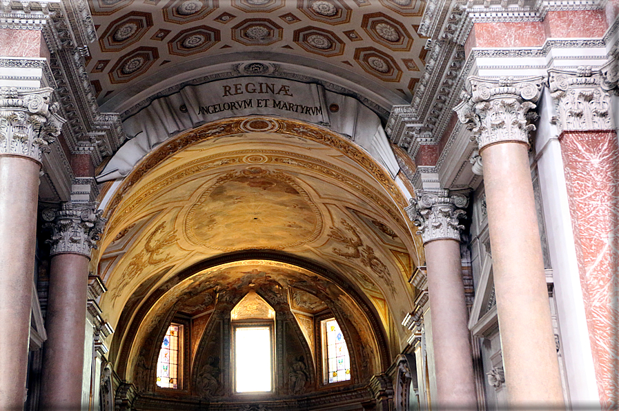 foto Basilica di Santa Maria degli Angeli